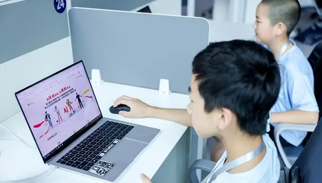 少年开发者进入AI实战场，2026华为云少年开发者人工智能大赛决赛在沪举行